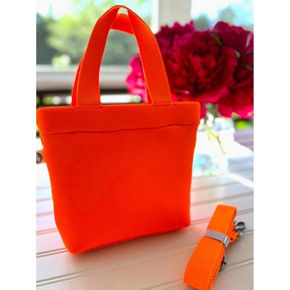 NEW QUILTED KOALA midi town crossbody bag in orange neoprene - Picture 2 of 3